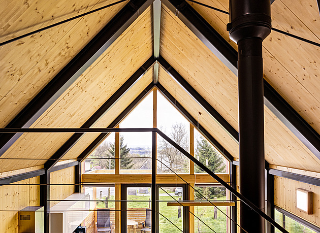 Moderátorka Marcela Augustová s manželem postavili chalupu svépomocí