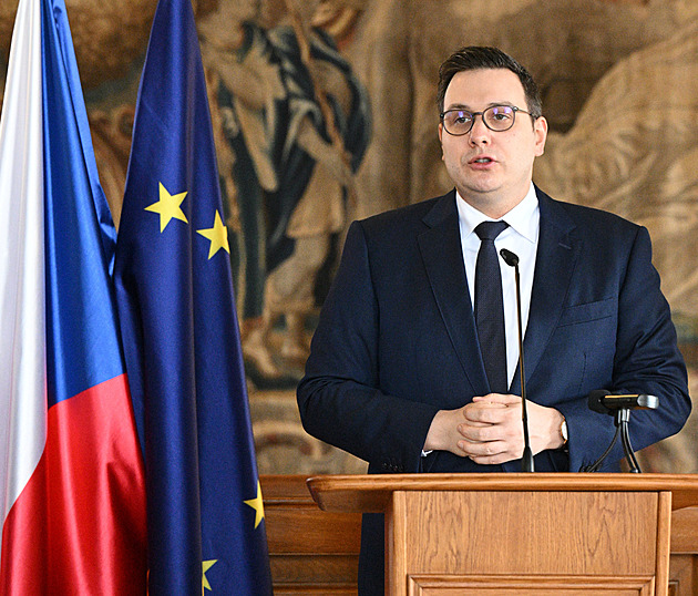 Hrajete si s ohněm! Fico se obořil na Pavla a Lipavského, aby se nevměšovali