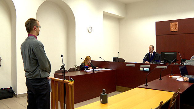 Vůl, či genocidník. Musíme na provokatéry tasit ty nejtěžší kalibry?