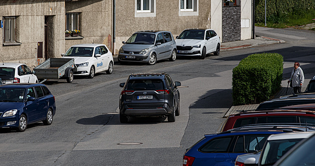 Radil jsem jim, ať se na veřejnosti neukazují, říká advokát propuštěných žhářů