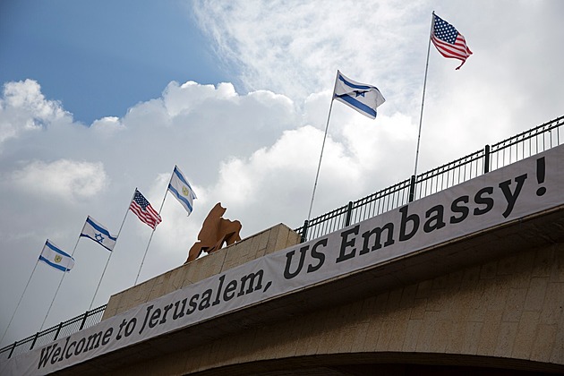 Přesun americké ambasády do Jeruzaléma provázely nadšení i bouřlivé protesty