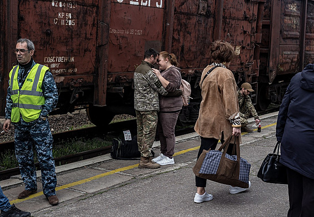 Hodinové hotely, snaživé prostitutky. Kam z fronty za láskou? Do Kramatorsku