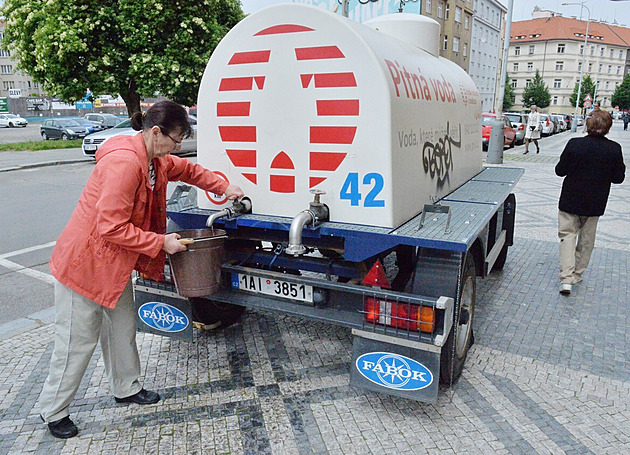 Tisíce Pražanů překvapila odstávka vody, některé školky neotevřely