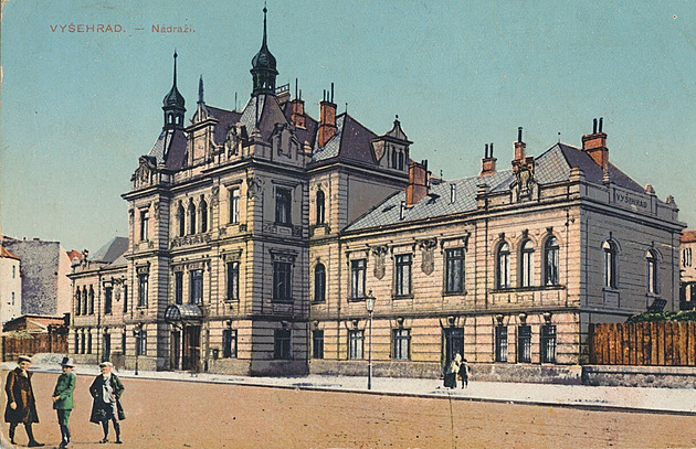Zchátralé nádraží Vyšehrad má nové majitele, slibují „hezký projekt“ mikrobytů
