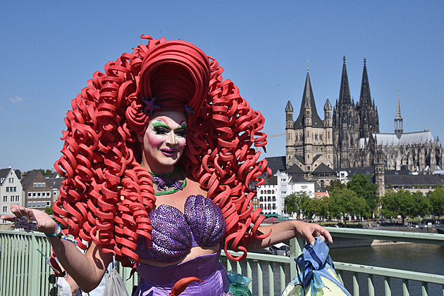 Zákazníci zboží házejí na podlahu. Americký řetězec stahuje LGBT produkty