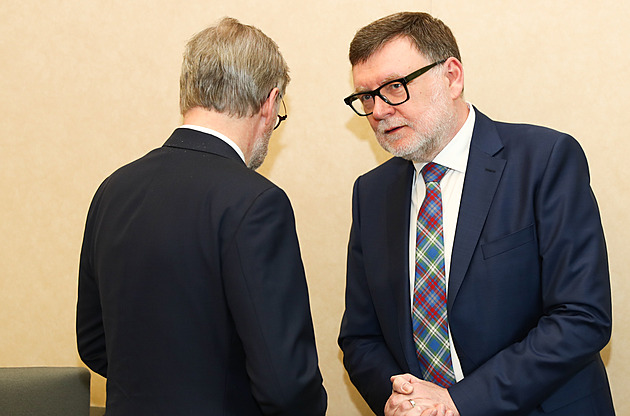 Vláda jedná na jihu Čech, bude řešit další úspory i točnu v Českém Krumlově
