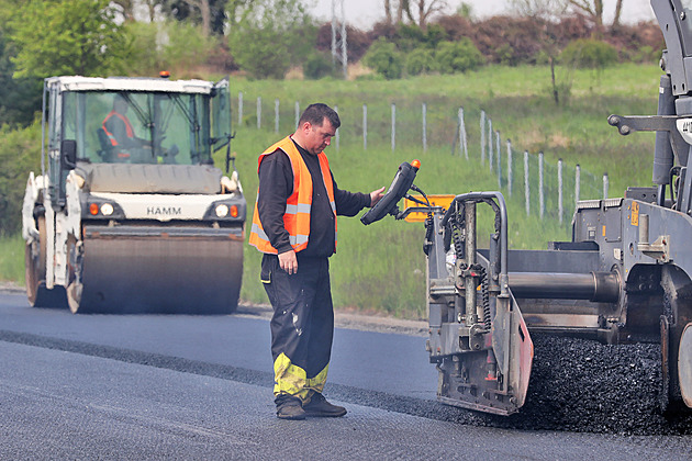 Oprava přišla v pravou chvíli, povrch dálnice D6 tak vydrží dalších 15 let