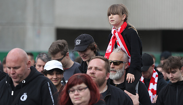 Slávisté vyrazí k derby pochodem z centra na Letnou. Policie ve městě omezí dopravu