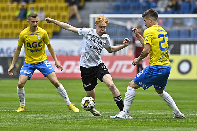 Zlín podlehl v Teplicích, Brno doma Pardubicím. Derby pro Spartu