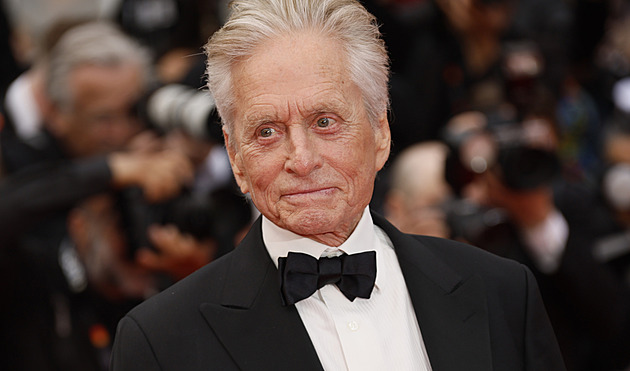 Michael Douglas dorazí na karlovarský festival. Osobně zde uvede Formanův film