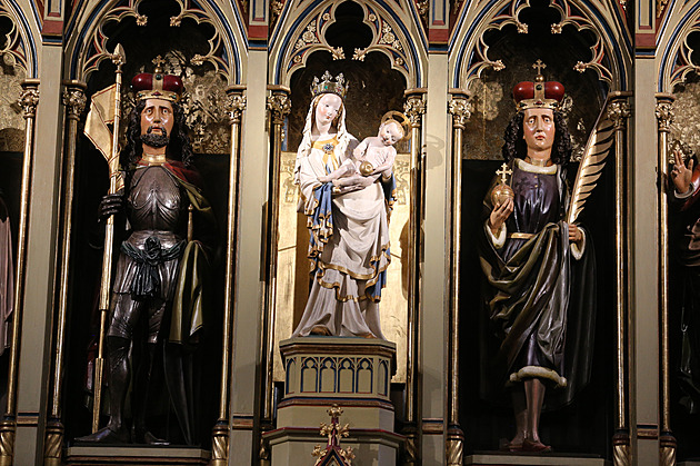 Katedrála a synagoga. Unikátní stavby jsou rekordní