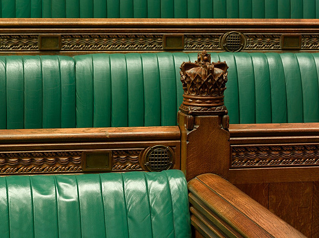 Britský parlament se rozpadá a je plný azbestu. Poslanci se bojí neštěstí