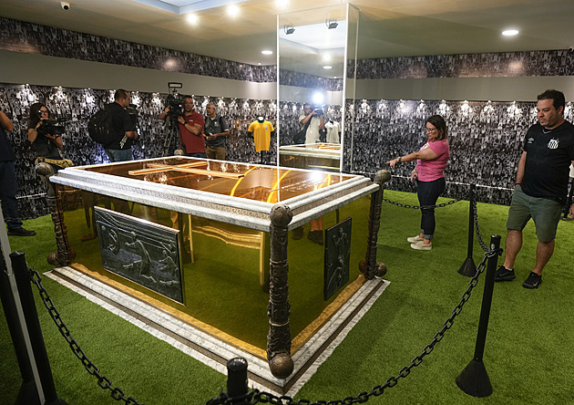 V Santosu zpřístupnili veřejnosti hrobku fotbalové legendy Pelého
