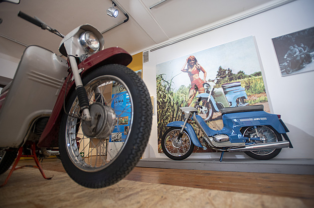 Pionýr, fichtl, pařez. Motocyklová legenda ožívá ve vysokomýtském muzeu