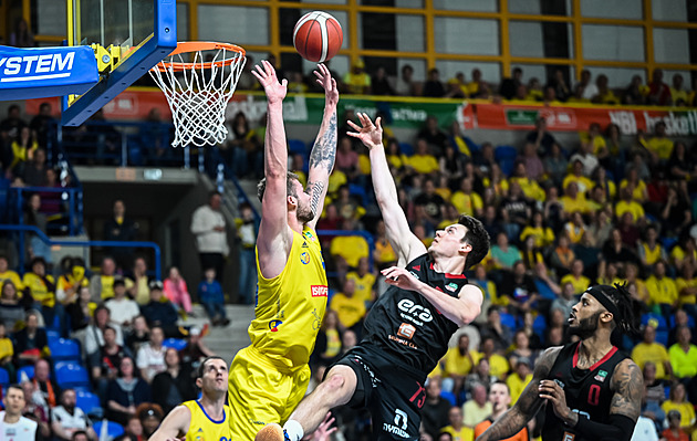 Opavští basketbalisté zabrali po půli a v sérii se ujali vedení