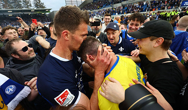 Darmstadt výhrou nad Magdeburgem stvrdil návrat do bundesligy