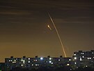 Ruské rakety odpalované na Ukrajinu z ruské Belgorodské oblasti jsou vidt za...