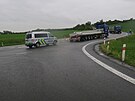 �idi� n�kladn�ho vozidla zp�sobil nehodu na silnici I. t��dy �. 55 mezi...