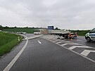 �idi� n�kladn�ho vozidla zp�sobil nehodu na silnici I. t��dy �. 55 mezi...