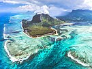 P�echod mezi pob�e�ními m�l�inami a hloubkami oceánu je na ji�ním cípu Mauricia...