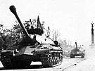 Sovtské tké tanky IS-3 na vítzné pehlídce v Berlín, která se konala 7....