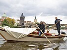 V pra�sk�m p��stavi�ti M�nes spustili na vodu historick� plachetnice z...