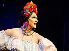 esk umlec s pseudonymem Ivory Divine vystupuje jako takzvan drag queen s...