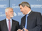 Bavorský premiér Markus Söder s eským prezidentem Petrem Pavlem na...