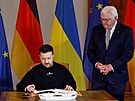 Ukrajinský prezident Volodymyr Zelenskyj s prezidentem Frankem-Walterem...