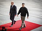Ukrajinský prezident Volodymyr Zelenskyj a nmecký kanclé Olaf Scholz v...