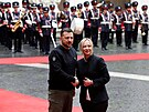 Volodymyr Zelenskyj s italskou premiérkou Giorgiou Meloniovou v ím (13....