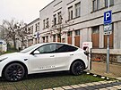 Tesla Model Y Performance na nabíjee Supercharger v Lovosicích
