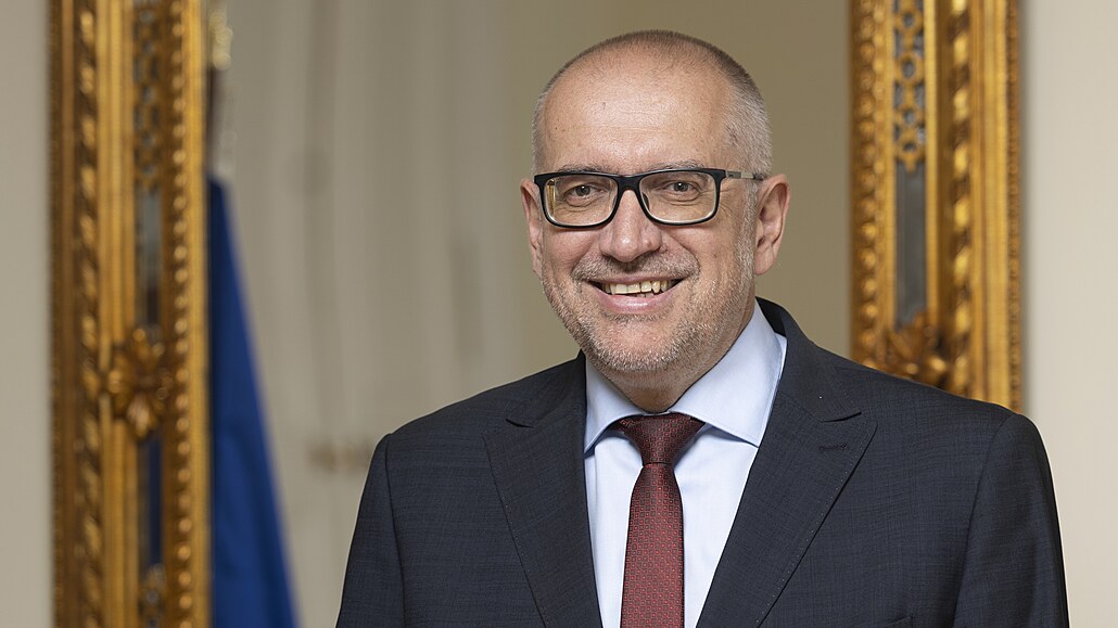 Mikuláš Bek, ministr školství, mládeže a tělovýchovy. (17. května 2023)