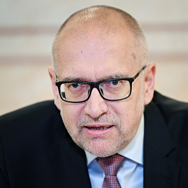 Ministr kolstv Mikul Bek. (16. kvtna 2023)