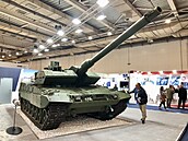 Veletrh obranných technologií DEFEA 2023 v eckých Aténách. Tank Leopard 2A7....