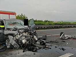 Dálnici D8 na Litomicku ve smru na Ústí uzavela nehoda dvou aut. (16....