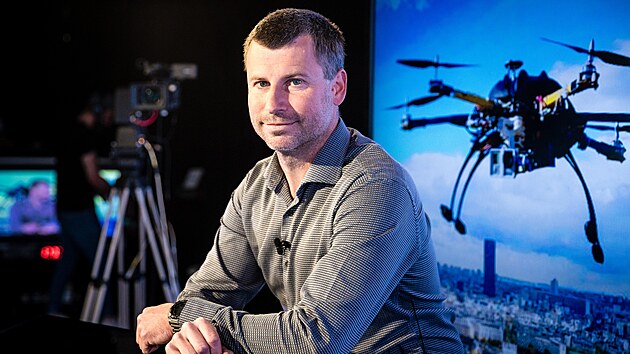 Hostem poadu Rozstel je Martin Saska, f multirobotickho tmu VUT, kter vyvj autonomn drony.