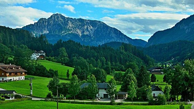 Rakousk Alpy - pohled z Edlbachu v oblasti Windischgarsten na horu Bosruck v Haller Mauernu, kter je soust ferraty Wildfrauensteig.