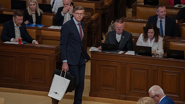Martin Kupka na úterní schůzi sněmovny. (16. května 2023)