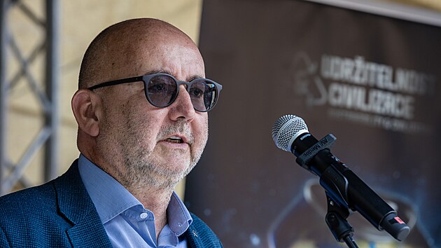 Zahjen venkovn vstavy Udritelnost a civilizace na prask Kamp. Spoluautorem vstavy je egyptolog Miroslav Brta. (12. kvtna 2023)