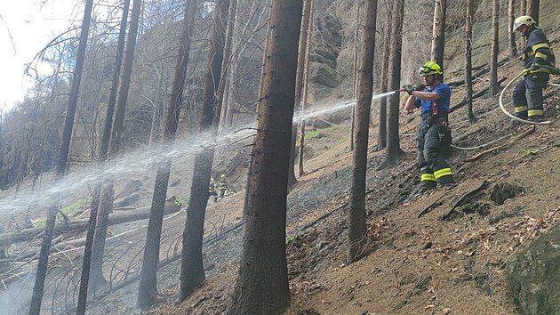 Likvidace požáru v Národním parku České Švýcarsko. (18. května 2023)