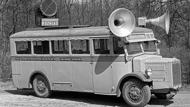 Radiojournal ve 30. letech 20. stolet organizoval propagan akce, kter mly it povdom o vznamu rozhlasu. Pouval k tomu propagan autobus vybaven vkonnmi reproduktory.