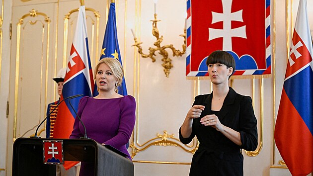 Slovensk prezidentka Zuzana aputov jmenovala ednickou vldu. Povede ji udovt dor. (15. kvtna 2023)