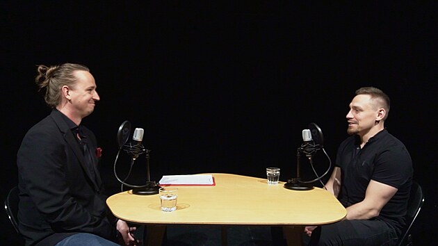 Hokejový útočník Jan Káňa během rozhovoru pro podcast Z voleje.