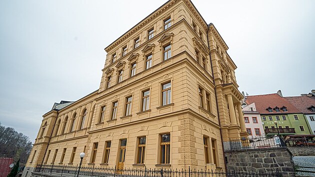 Rekonstrukce objektu Dvorana v Lokti se stala v roce 2022 Stavbou Karlovarskho kraje.
