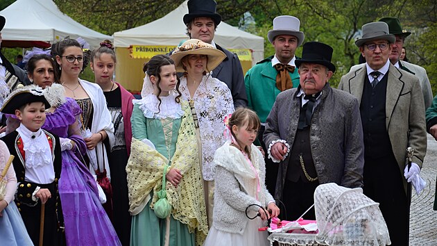 Do dal�� l�ze�sk� sezony vstoupily slavnostn� Mari�nsk� L�zn�. Radnice i l�zn� hled� do budoucnosti s m�rn�m optimismem.