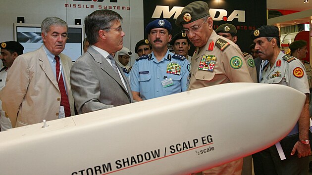 Střely Storm Shadow francouzské výroby na zahájení pětidenní Dubajské letecké show v Dubaji (20. listopadu 2005)