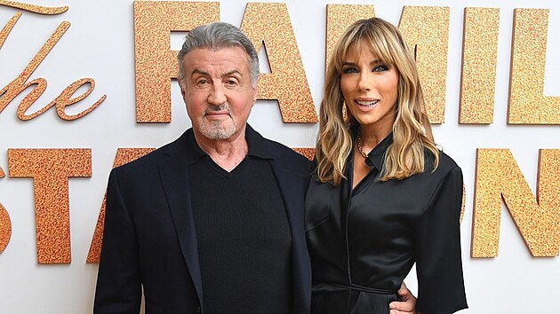 Sylvester Stallone s manelkou Jennifer na premie reality show The Family Stallone (New York, 11. kvtna 2023)