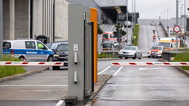 Muž střílel v rozsáhlém areálu automobilky Mercedes-Benz u města Stuttgart. (11. května 2023)