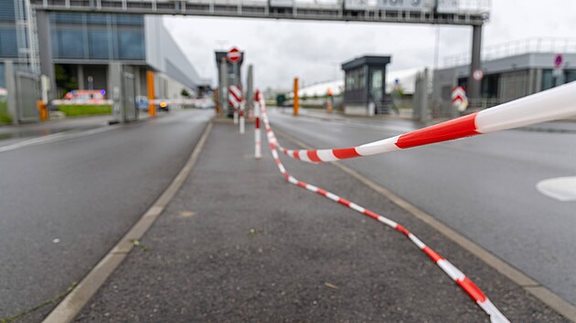Muž střílel v rozsáhlém areálu automobilky Mercedes-Benz u města Stuttgart. (11. května 2023)